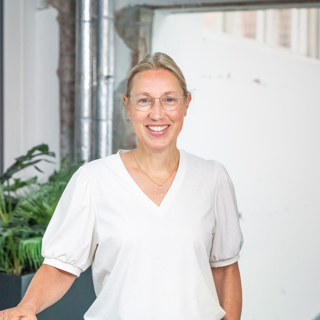 Portretfoto ​​Margot van Burken - De Jong​ SDO Support