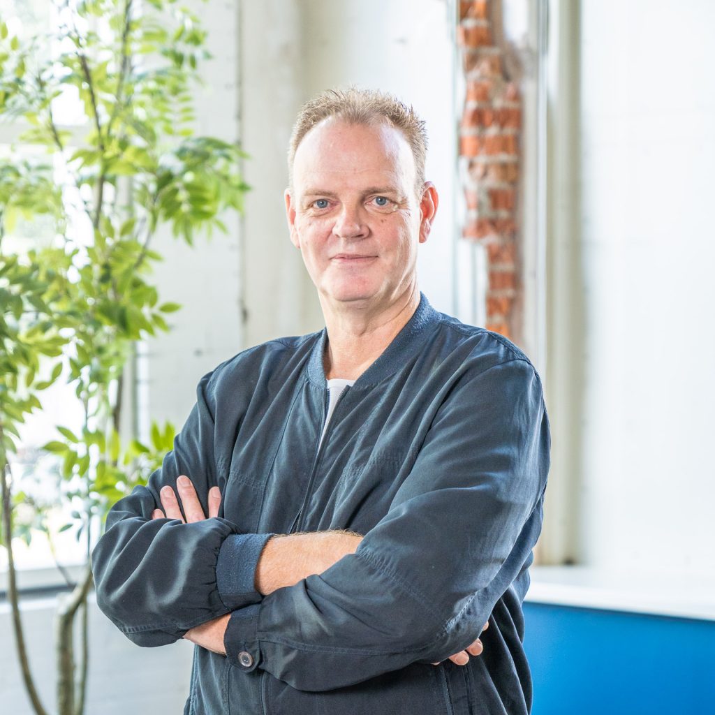 Portretfoto Erik op de Haar SDO Support